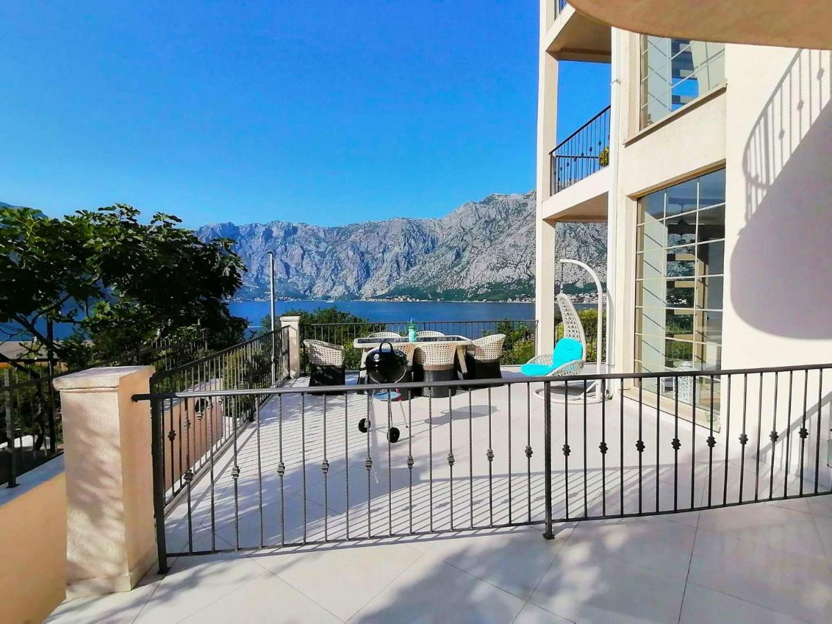 Blue Bay 2 Bedroom Apartment Prčanj エクステリア 写真